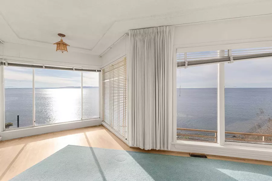 14458 Marine DR, White Rock, BC V3S 1P6