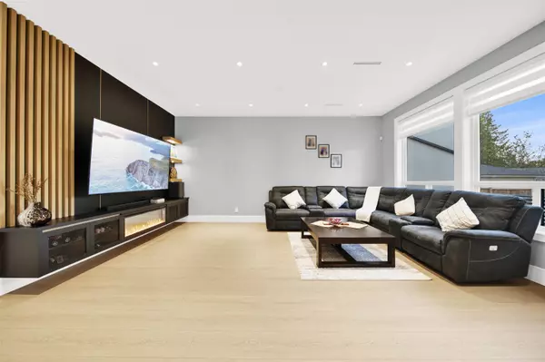 Surrey, BC V3W 6S8,14169 75a AVE