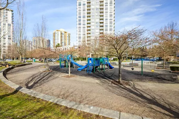 Vancouver, BC V5R 6H4,3663 Crowley DR #1606