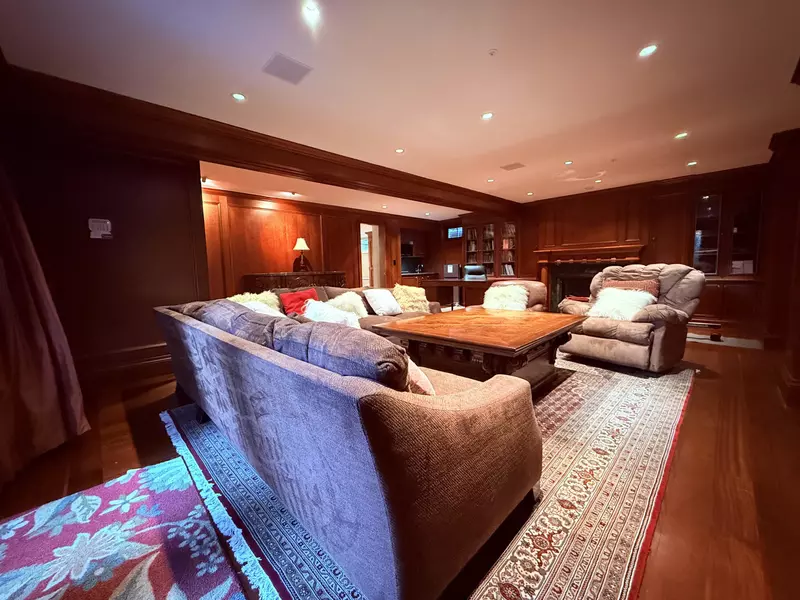 3637 Pine CRES #2, Vancouver, BC V6J 4K2