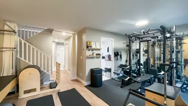 Surrey, BC V4N 0P7,16233 82 AVE #315