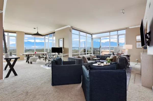 Vancouver, BC V6G 3L1,1616 Bayshore DR #PH2501