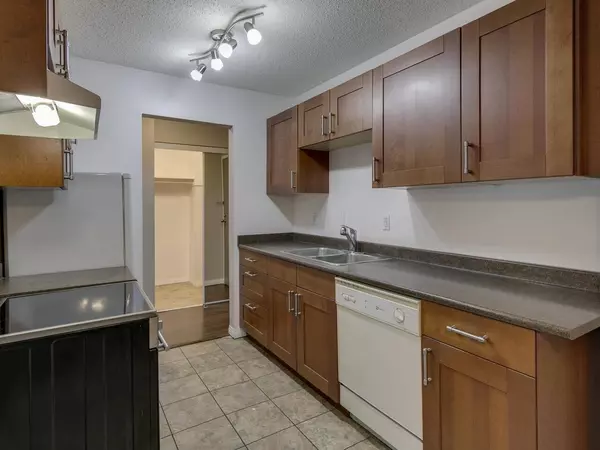 North Vancouver, BC V7M 1C9,275 W 2nd ST #208