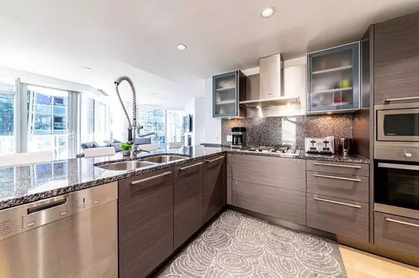 Vancouver, BC V6E 4V2,1111 Alberni St #2208