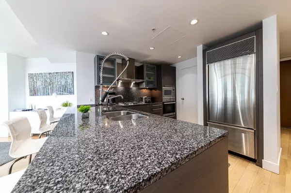 Vancouver, BC V6E 4V2,1111 Alberni St #2208