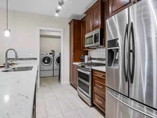 Langley, BC V2Y 3J7,20716 Willoughby Town Centre DR #A113