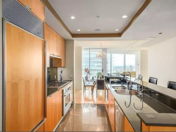 Vancouver, BC V6C 2C6,1077 W Cordova ST #3304