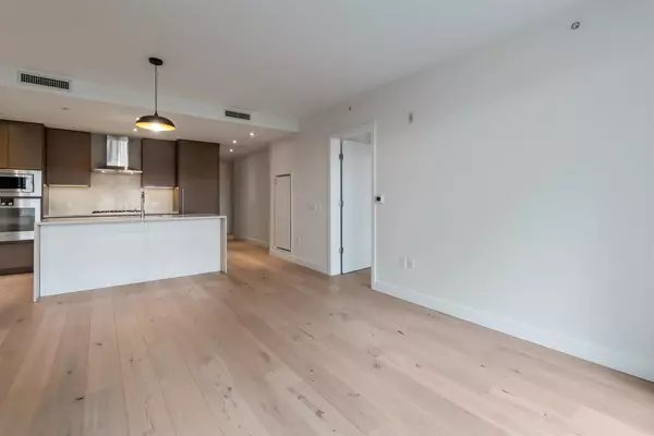 Vancouver, BC V5Y 3K1,5693 Elizabeth ST #207