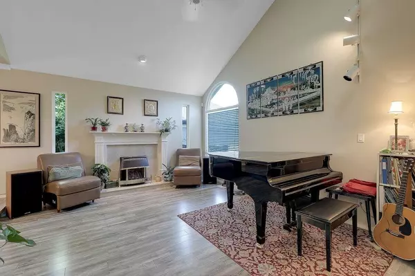 Surrey, BC V4N 3C8,9465 164 ST