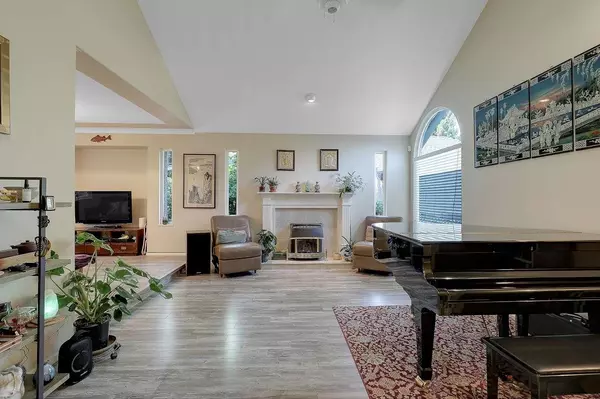 Surrey, BC V4N 3C8,9465 164 ST