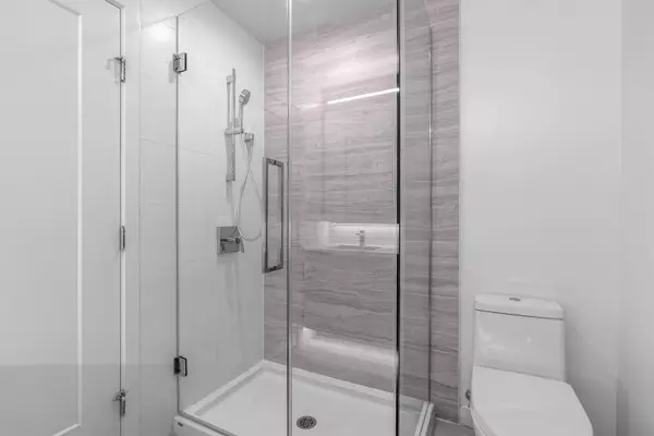 2311 Beta AVE #2702 Burnaby, BC V5C 0M1