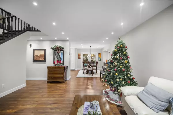 Coquitlam, BC V3K 6R3,287 Santiago ST