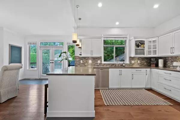 15639 37a AVE Surrey, BC V3S 0H7