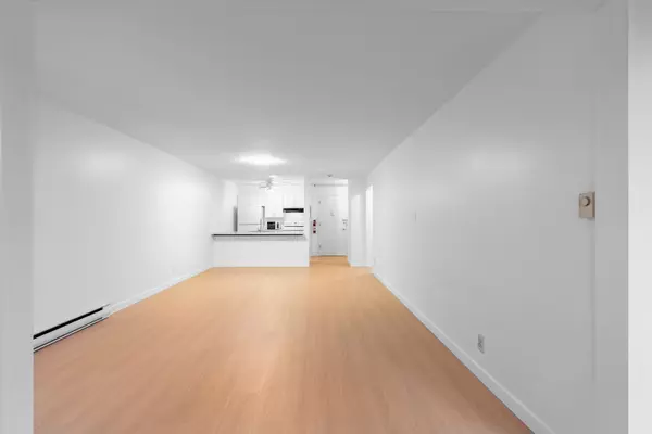 Richmond, BC V7A 1Y8,9300 Glenacres DR #214