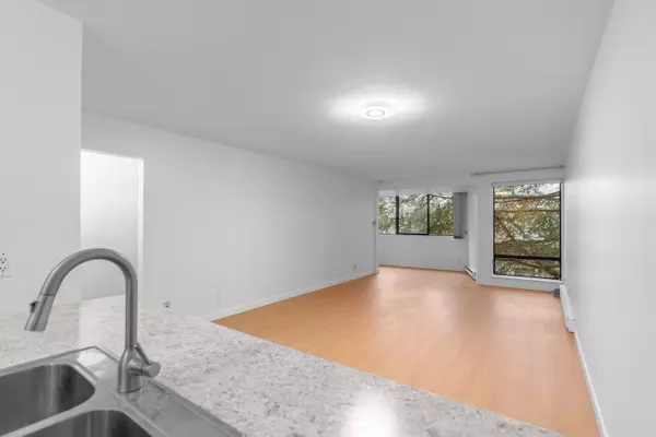 Richmond, BC V7A 1Y8,9300 Glenacres DR #214