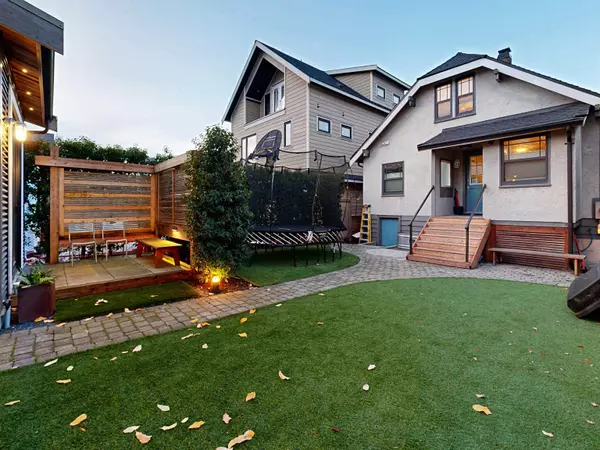 2640 Mcgill ST, Vancouver, BC V5K 1H3