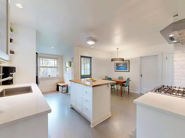 Vancouver, BC V5K 1H3,2640 Mcgill ST