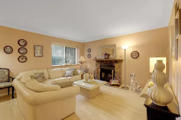 Surrey, BC V3V 7M6,9415 122b ST