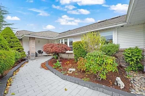 Surrey, BC V3S 7G9,15435 Killarney PL