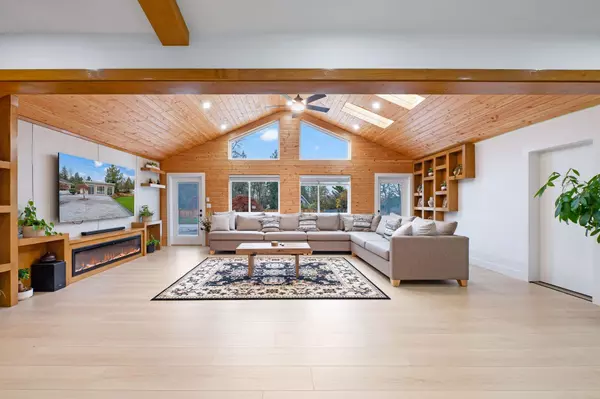 Surrey, BC V3S 7G9,15435 Killarney PL