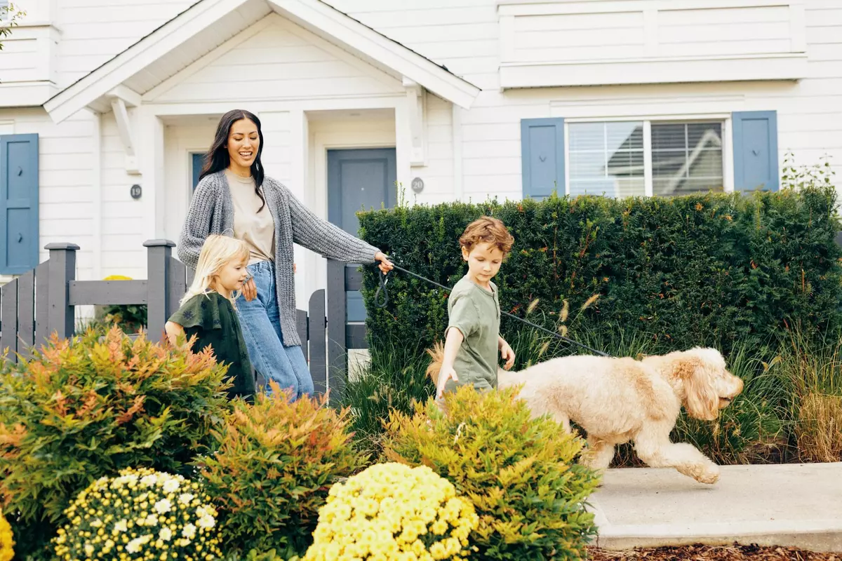 Surrey, BC V0V 0V0,7858 137 ST #107