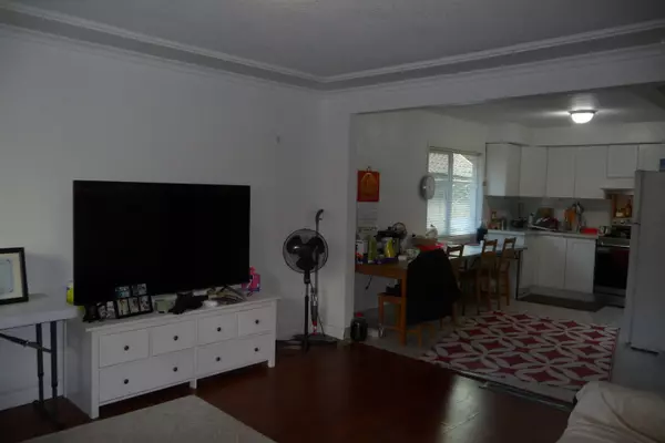 Vancouver, BC V5R 4N9,5249 Hoy ST