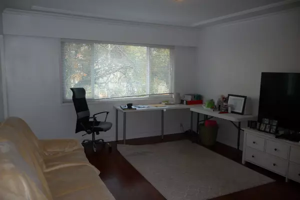 Vancouver, BC V5R 4N9,5249 Hoy ST