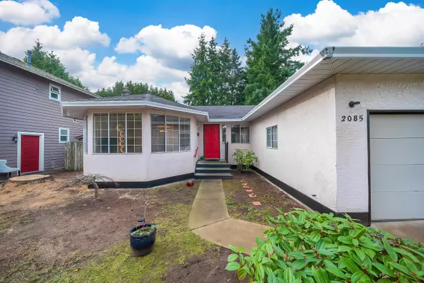 2085 153 Street, Surrey, BC V4A 8M8
