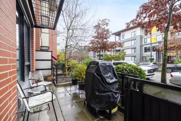 Vancouver, BC V5S 0A7,3133 Riverwalk AVE #111