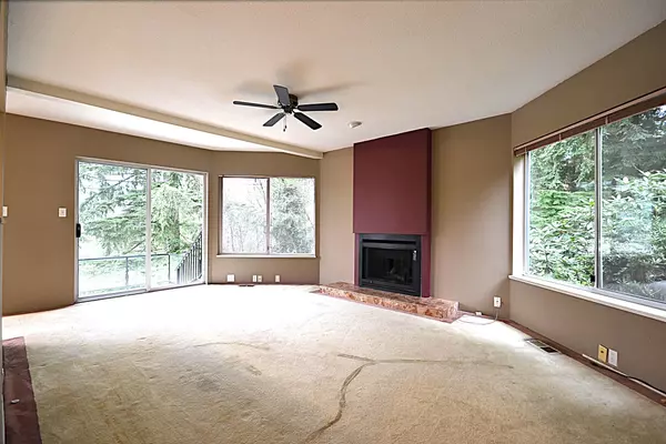 Coquitlam, BC V3J 7J3,1092 Corona CRES