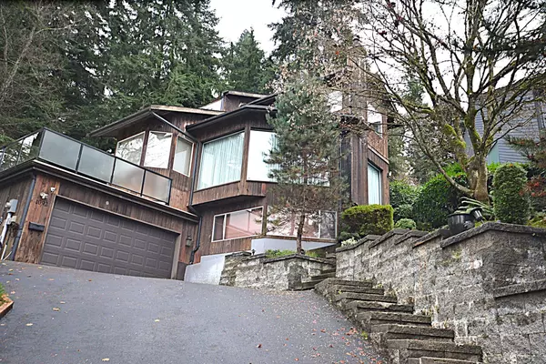 Coquitlam, BC V3J 7J3,1092 Corona CRES