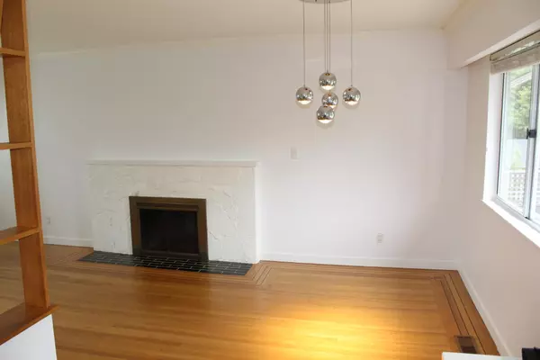 Surrey, BC V3V 2T4,9686 Princess DR #Upper