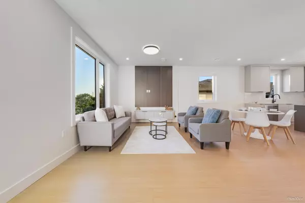 Burnaby, BC V5C 3T7,4211 Graveley ST #2