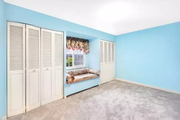 North Vancouver, BC V7L 3C5,243 E 22nd ST