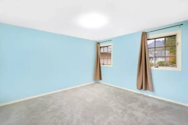 North Vancouver, BC V7L 3C5,243 E 22nd ST