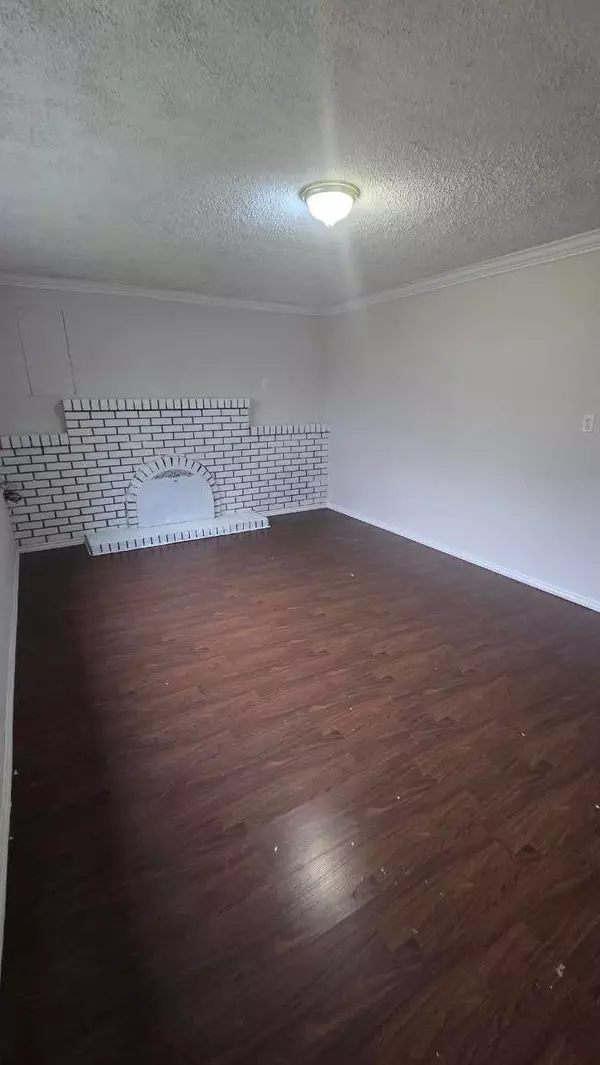 14036 102 A Avenue, Vancouver, BC V3T 1P9