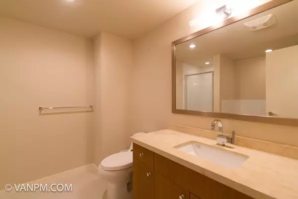 Coquitlam, BC V3B 0B3,2982 Burlington DR #601