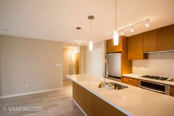 Coquitlam, BC V3B 0B3,2982 Burlington DR #601