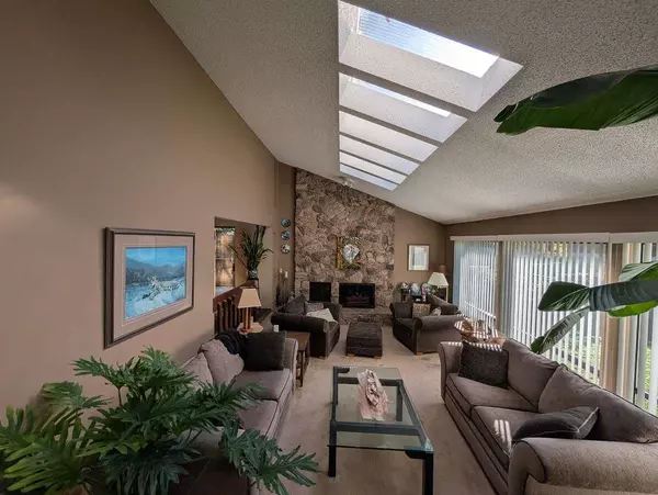 North Vancouver, BC V7K 1P6,1498 Chamberlain DR