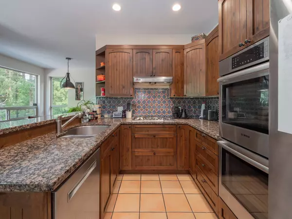 Sechelt, BC V7Z 0R3,5836 Marine WAY