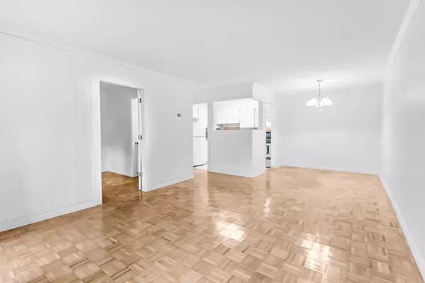 1555 Fir ST #107 White Rock, BC V4B 4B6