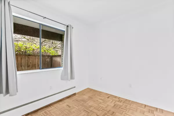 1555 Fir ST #107 White Rock, BC V4B 4B6