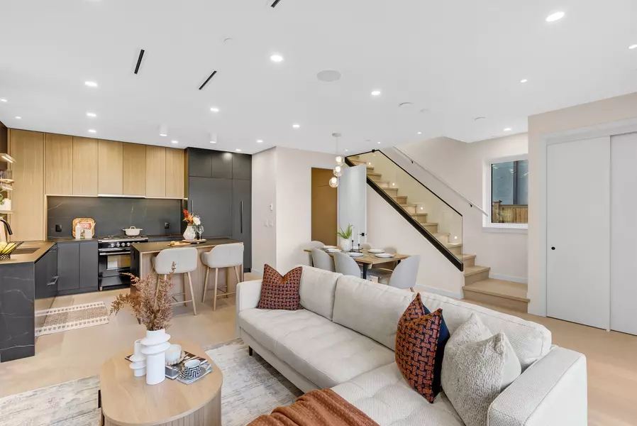 2764 W 14th AVE #1, Vancouver, BC V6K 2X2