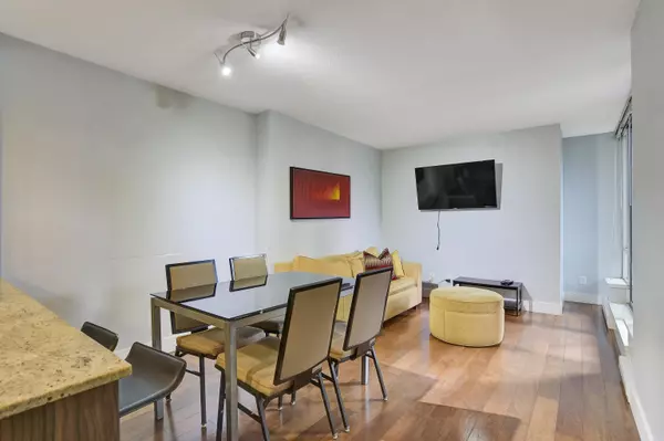 1088 Richards Street #318, Vancouver, BC V6B 3E1