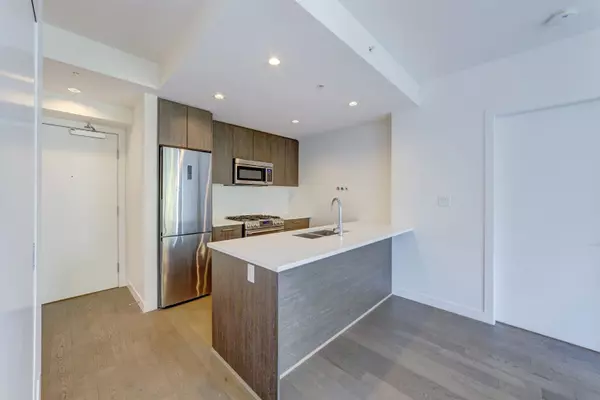 9060 University CRES #9XX, Burnaby, BC V5A 0E1