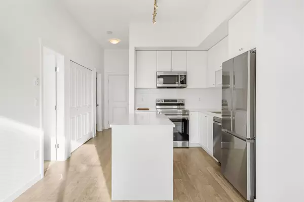 Surrey, BC V4N 6X4,15858 Fraser HWY #614