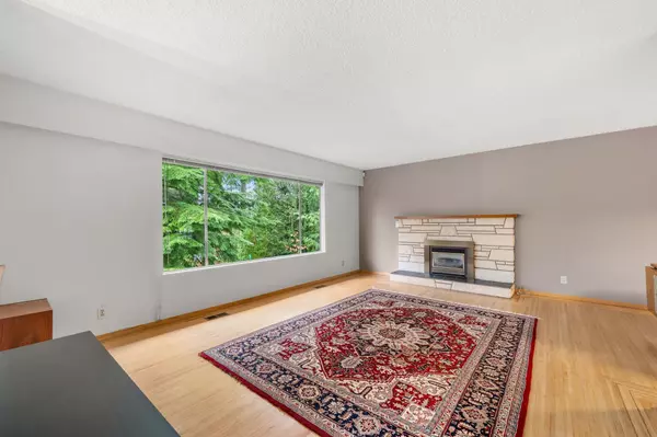North Vancouver, BC V7H 2C8,2086 Tompkins CRES