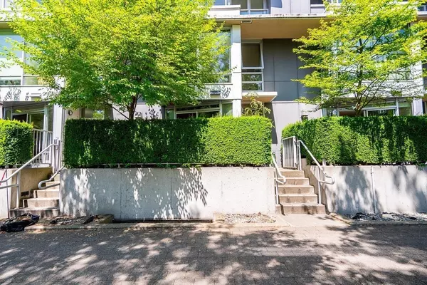 Vancouver, BC V6B 0C3,980 Cooperage WAY #106