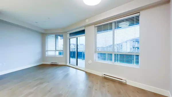 Langley, BC V3A 0R4,20061 Fraser HWY #304