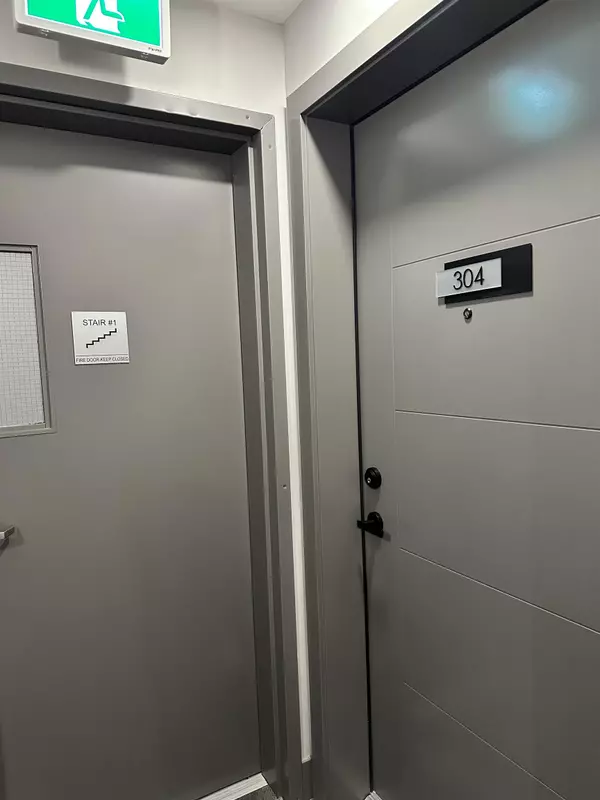 Langley, BC V3A 0R4,20061 Fraser HWY #304